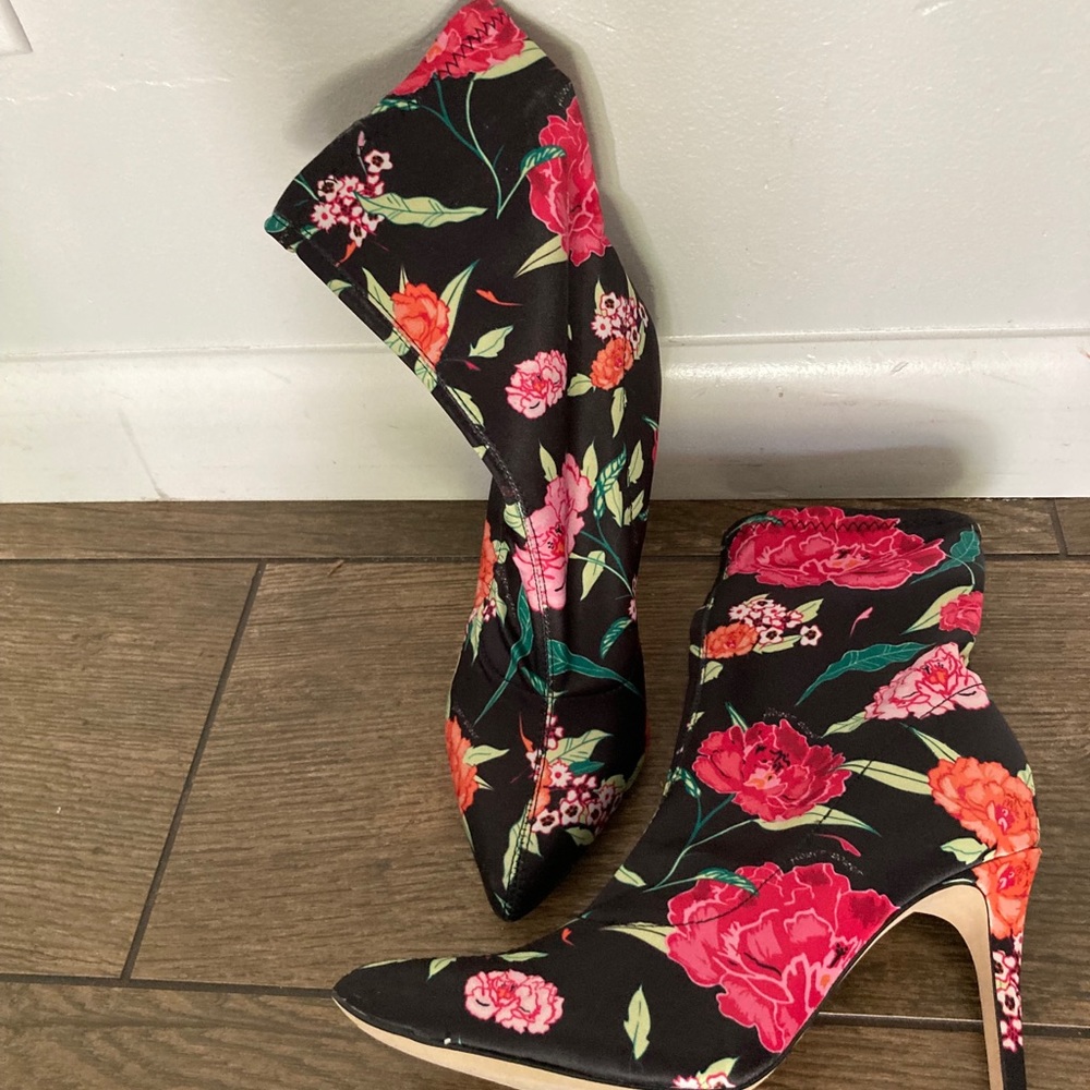 - Aldo black floral booties
